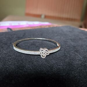 Minimalist Rhinestone Flower Detail Silver Bracelet